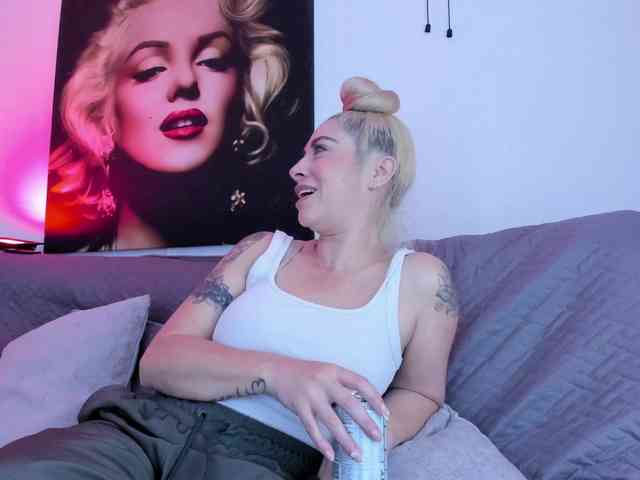 viktoria-davis webcam