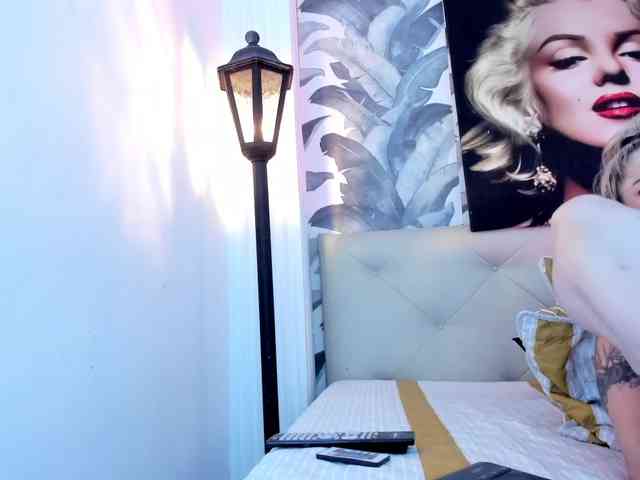 viktoria-davis webcam