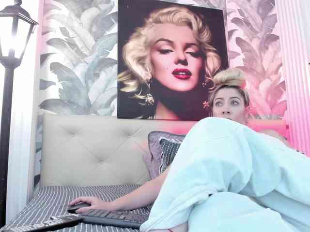 viktoria-davis webcam