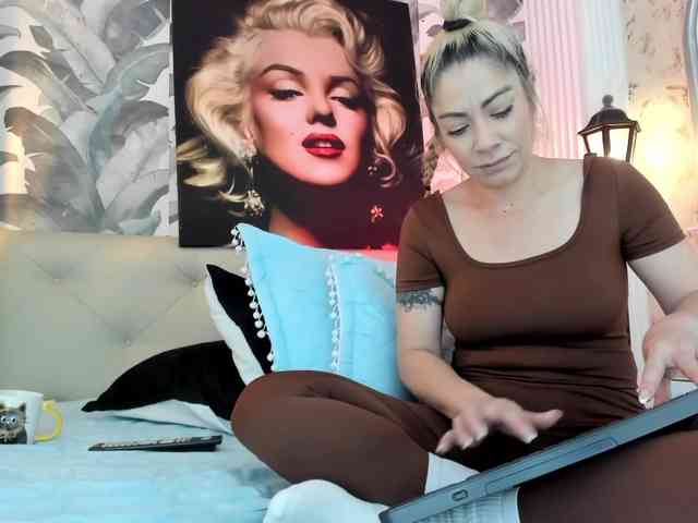 viktoria-davis webcam