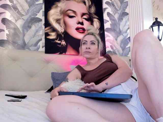 viktoria-davis webcam