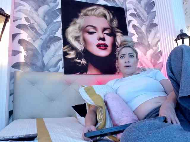 viktoria-davis webcam