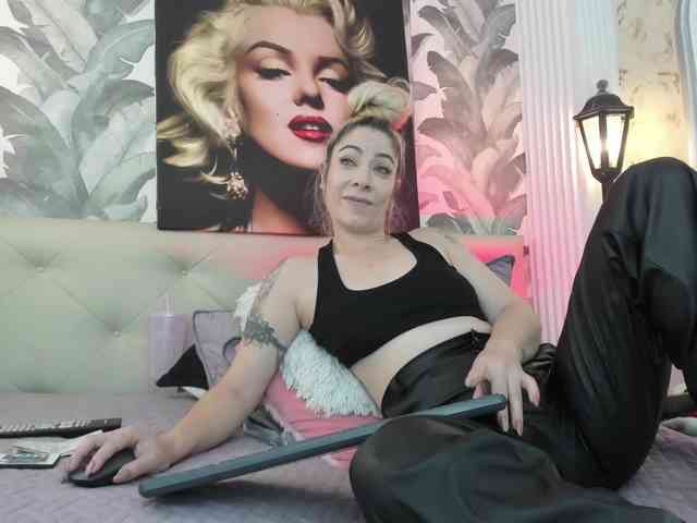 viktoria-davis webcam