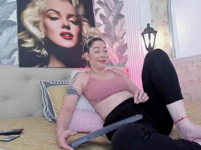 viktoria-davis webcam