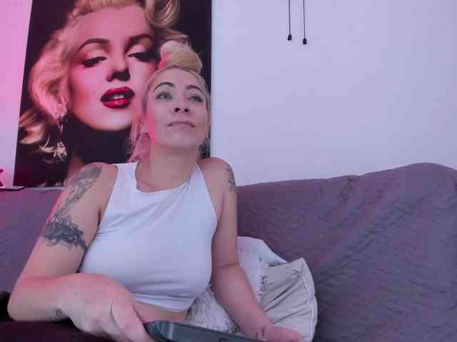 viktoria-davis webcam