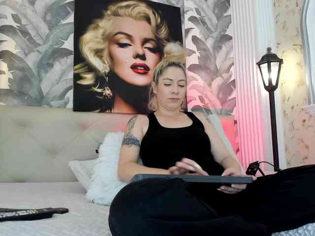 viktoria-davis webcam