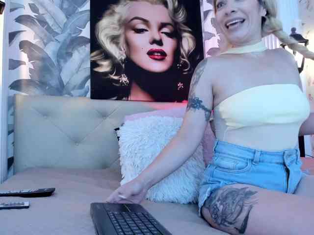 viktoria-davis webcam