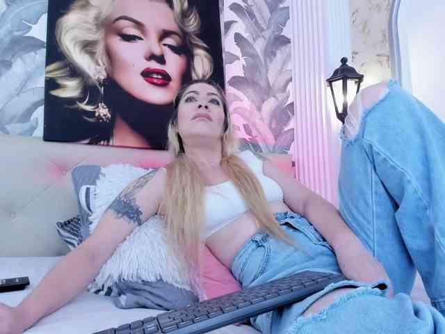 viktoria-davis webcam