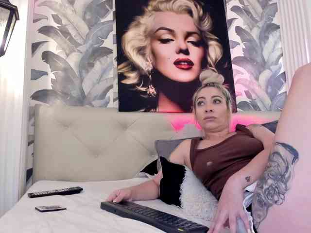 viktoria-davis webcam