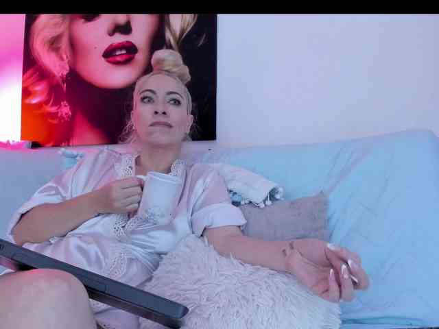viktoria-davis webcam