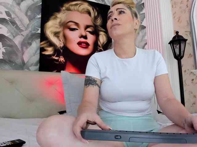 viktoria-davis webcam