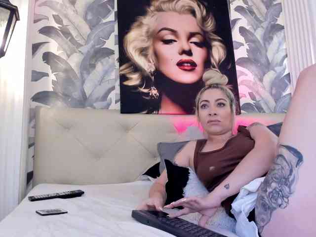 viktoria-davis webcam