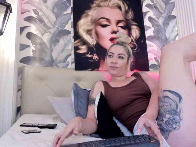 viktoria-davis webcam