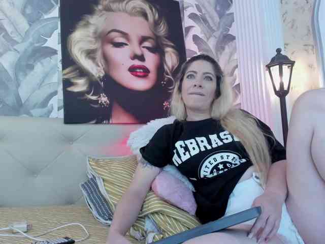 viktoria-davis webcam