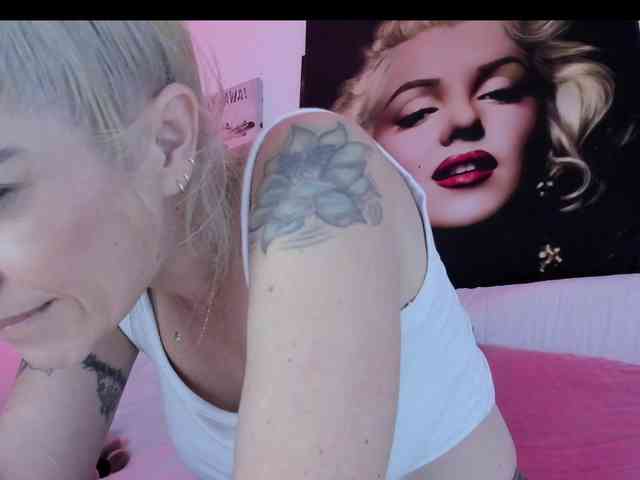 viktoria-davis webcam