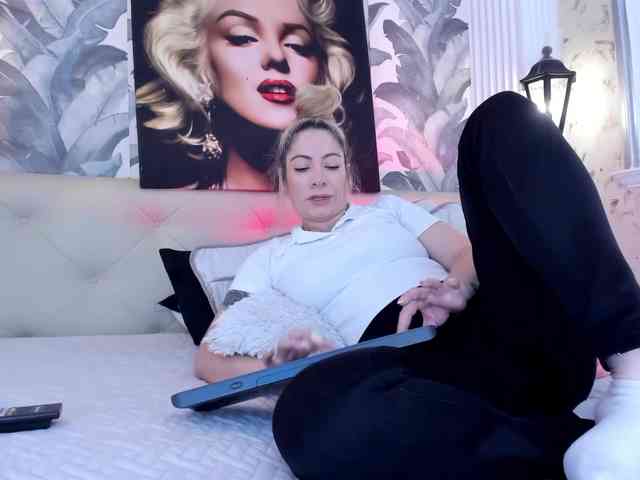 viktoria-davis webcam