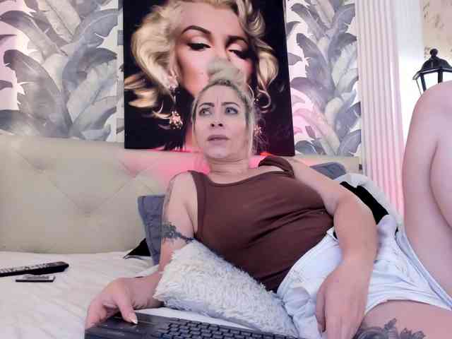 viktoria-davis webcam