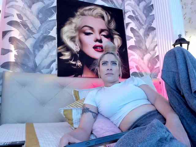 viktoria-davis webcam