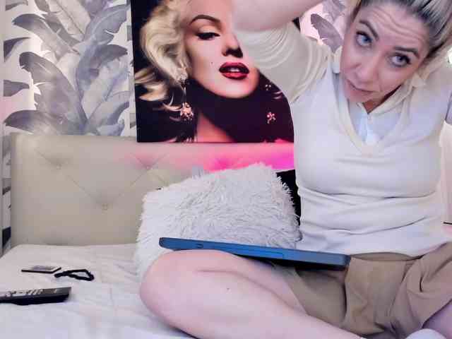 viktoria-davis webcam