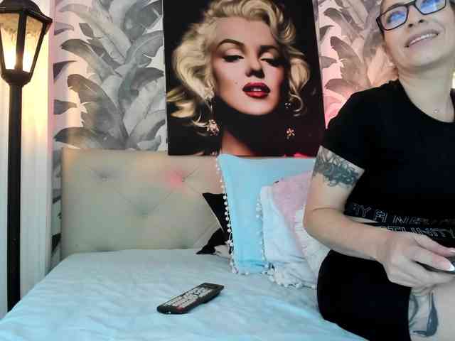 viktoria-davis webcam