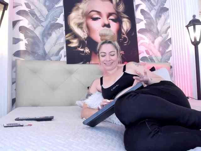 viktoria-davis webcam