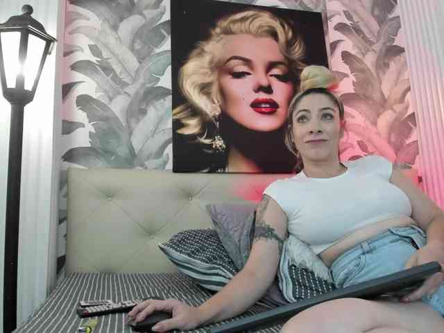 viktoria-davis webcam