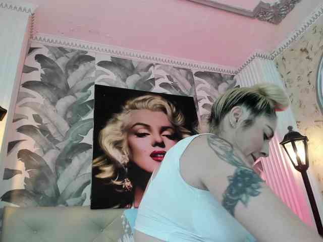 viktoria-davis webcam