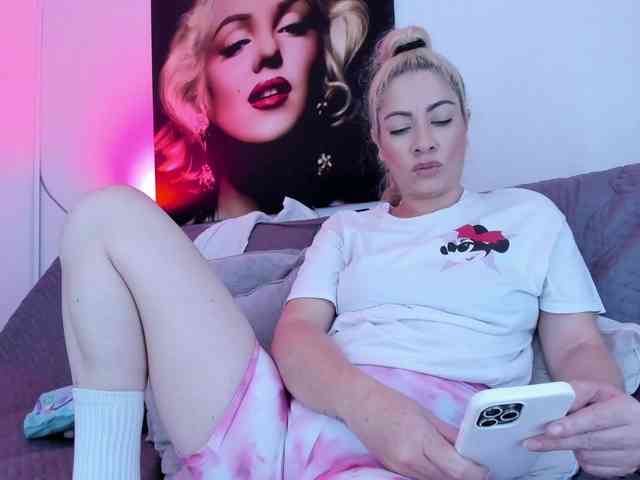 viktoria-davis webcam