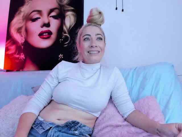 viktoria-davis webcam