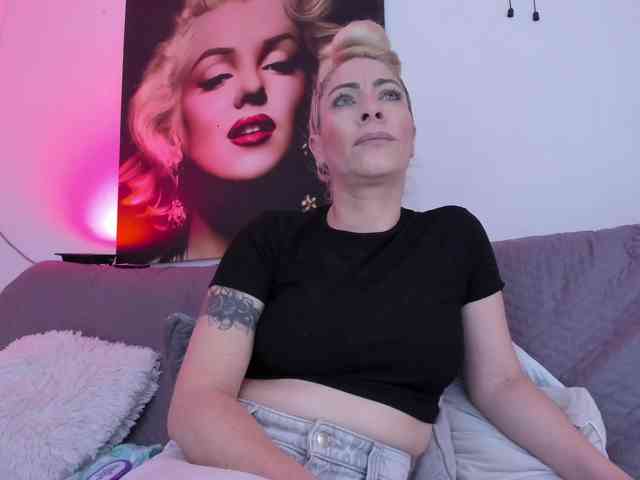 viktoria-davis webcam