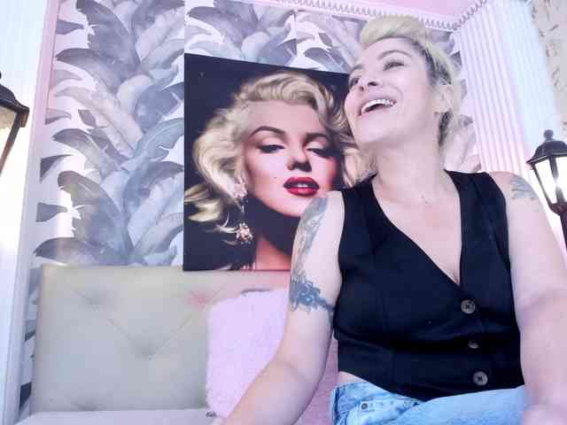 viktoria-davis webcam