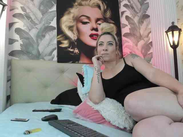 viktoria-davis webcam