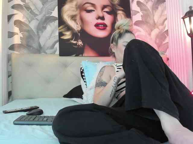 viktoria-davis webcam