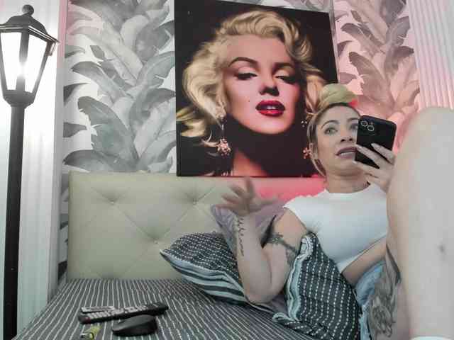 viktoria-davis webcam