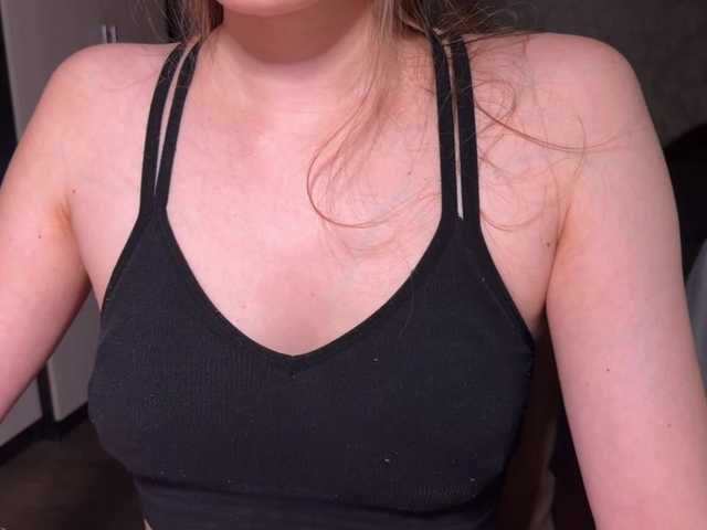 DvaBomja live cam on BongaCams