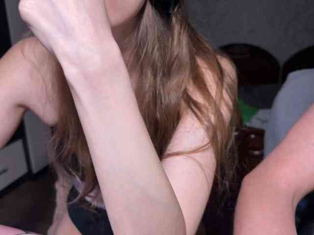 Model: cutemilana_sexwife