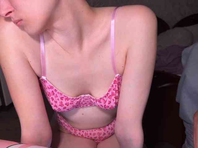 cutemilana_sexwife webcam
