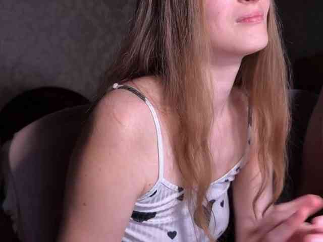 Cutemilana_sexwife's cam show statistics and live stream