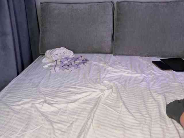 cutemilana_sexwife's live room