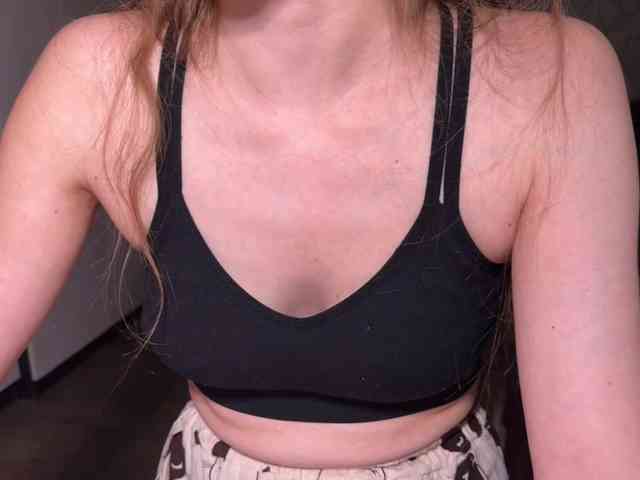 Model: cutemilana_sexwife