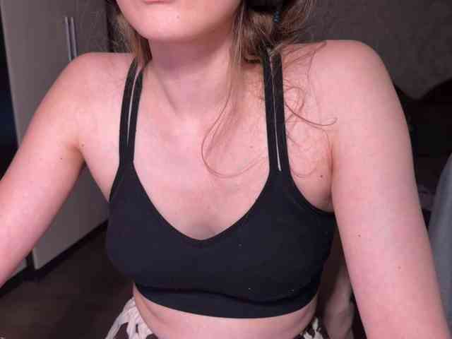 cutemilana_sexwife webcam