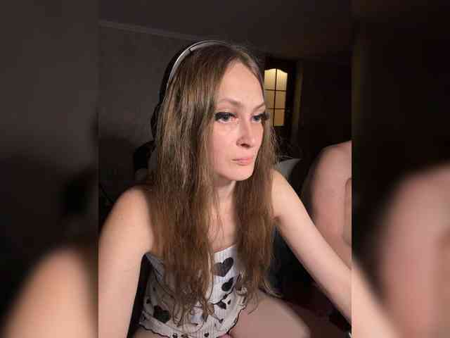 Cutemilana_sexwife's cam show statistics and live stream