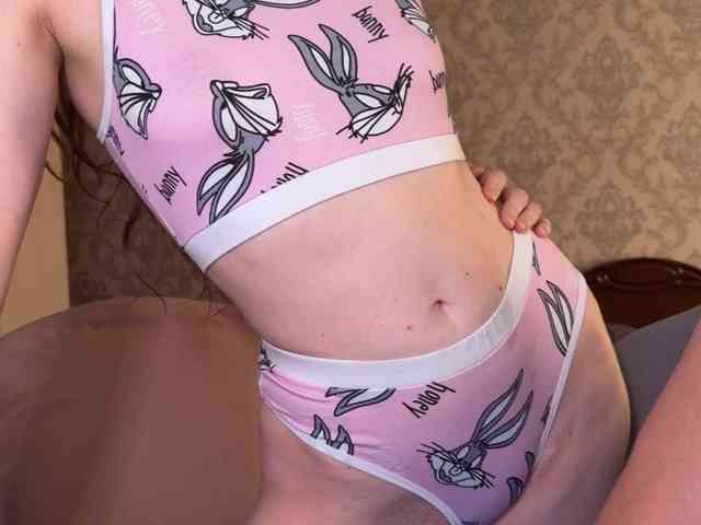 cutemilana_sexwife webcam