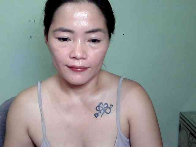 Wildhotsinglemom69 webcam
