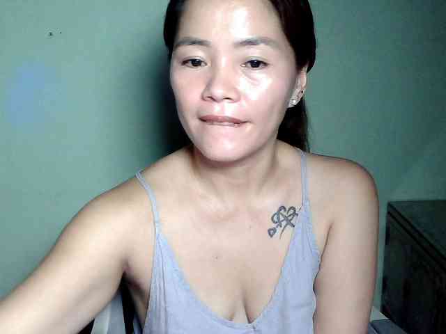 Wildhotsinglemom69 webcam