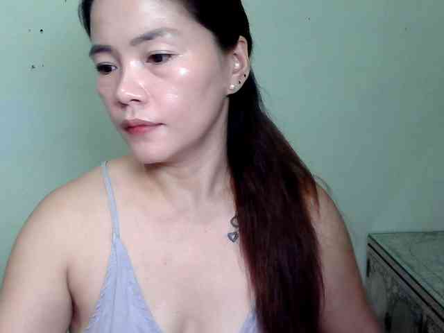 Wildhotsinglemom69 webcam