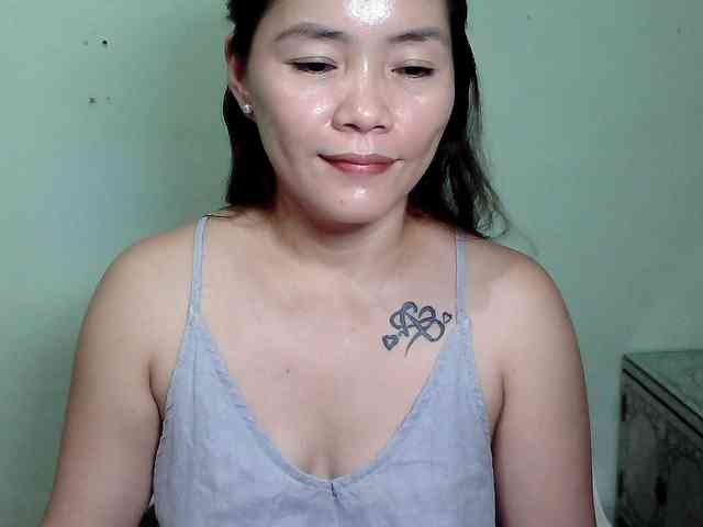 Wildhotsinglemom69 webcam