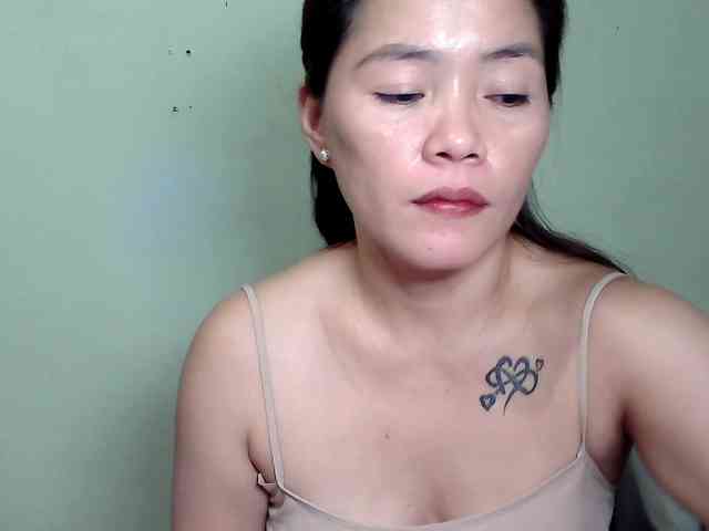 Wildhotsinglemom69 webcam