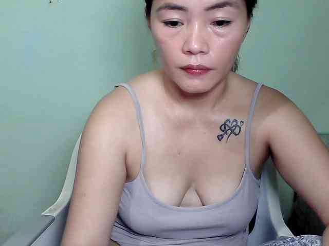 Wildhotsinglemom69 webcam