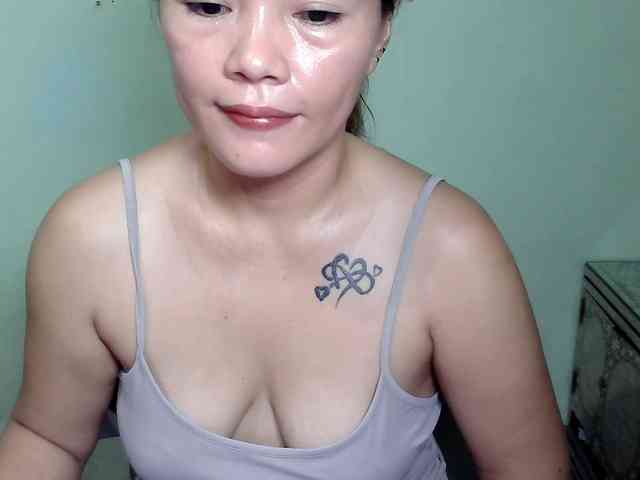 Wildhotsinglemom69 webcam